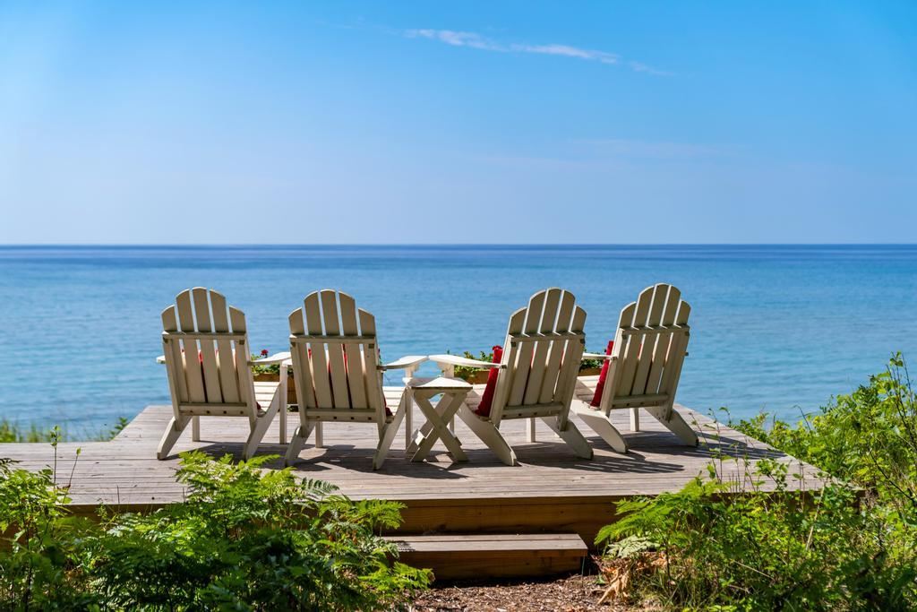 76 S Lamkin Road Harbor Springs MI 49740