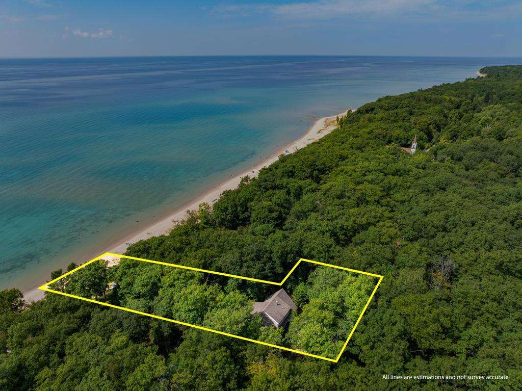 76 S Lamkin Road Harbor Springs MI 49740