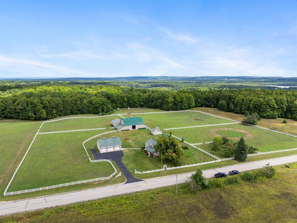 2324 W Van Road Pellston MI 49769