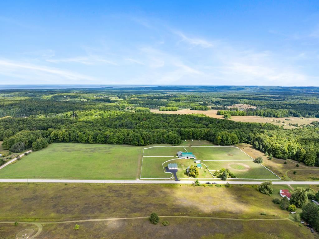 2324 W Van Road Pellston MI 49769