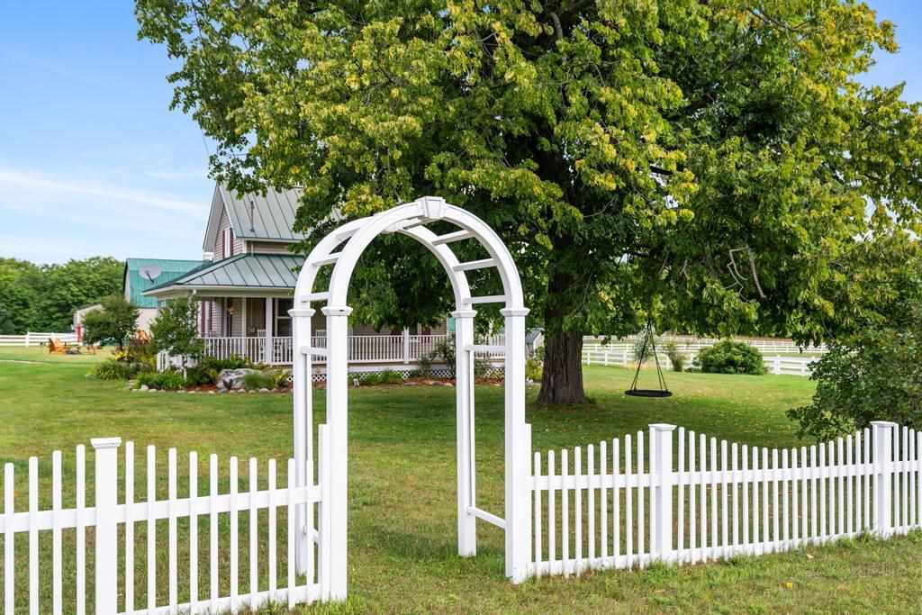 2324 W Van Road Pellston MI 49769