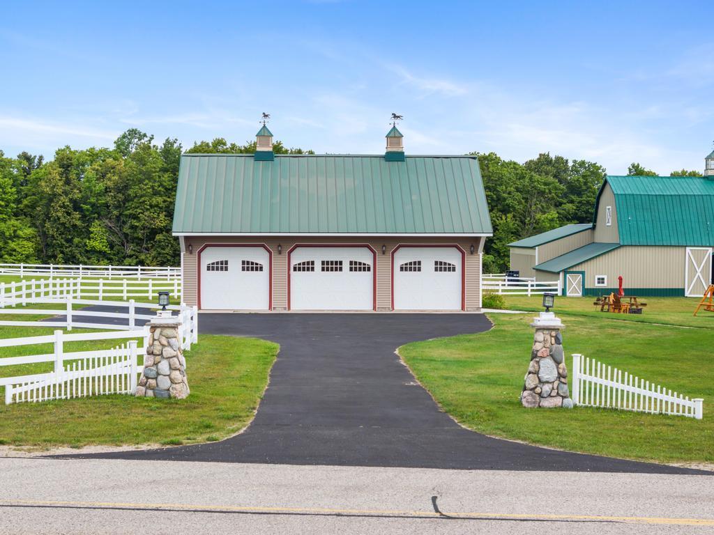 2324 W Van Road Pellston MI 49769