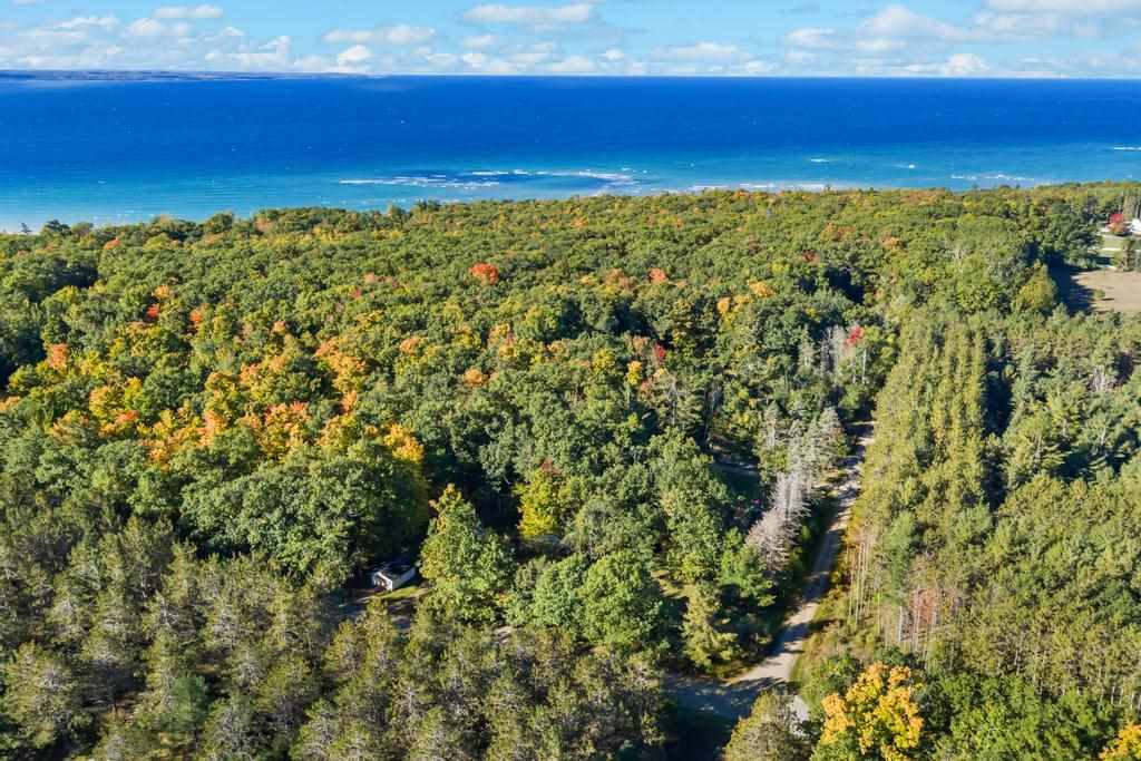 7530 Ridge Road Harbor Springs MI 49740