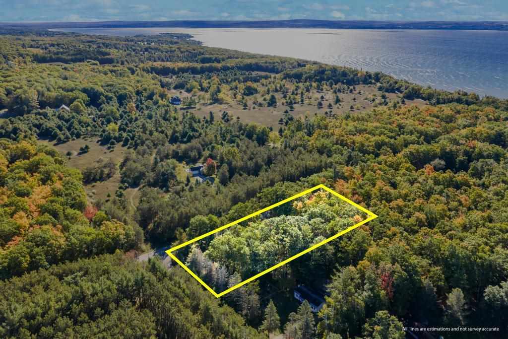 7530 Ridge Road Harbor Springs MI 49740