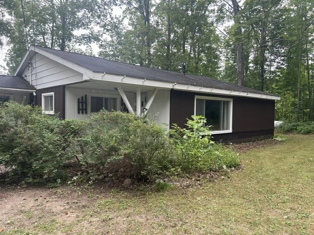 6612 E Levering Road Levering MI 49755