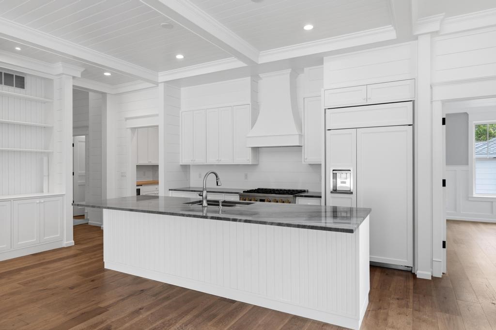 572 West Bluff Harbor Springs MI 49740-15