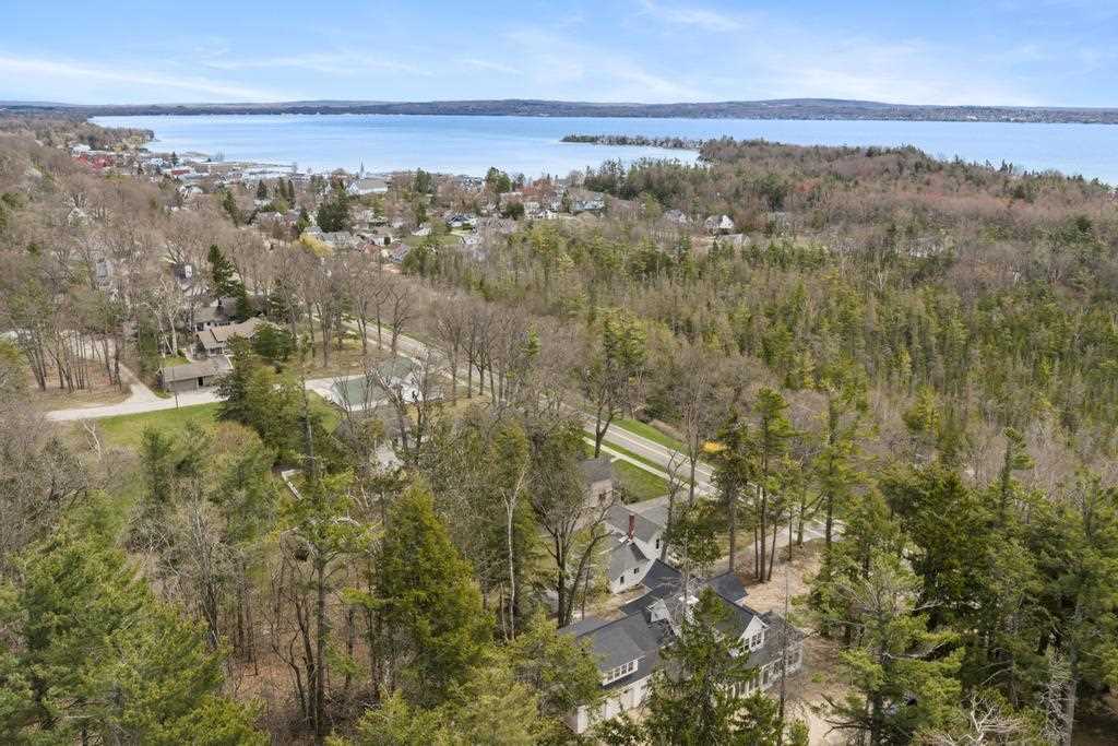 572 W Bluff Drive Harbor Springs MI 49740-15