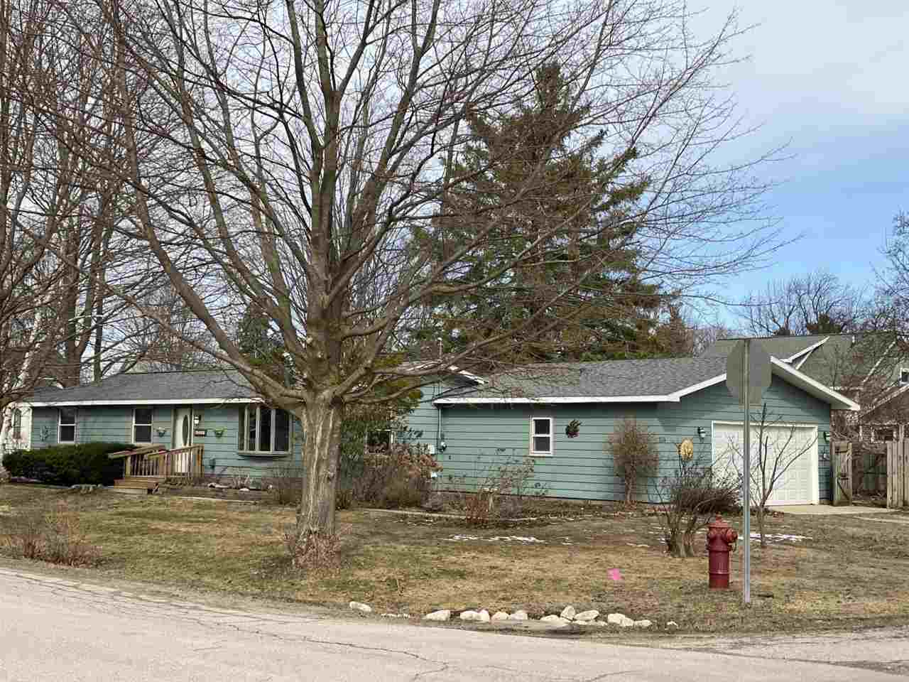 204 W 1st Street Elk Rapids MI 49629