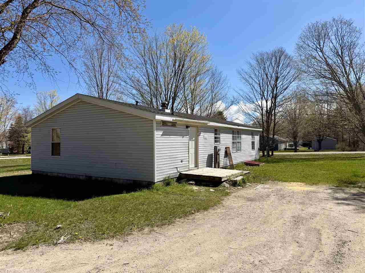 13620 Clark Road Charlevoix MI 49720