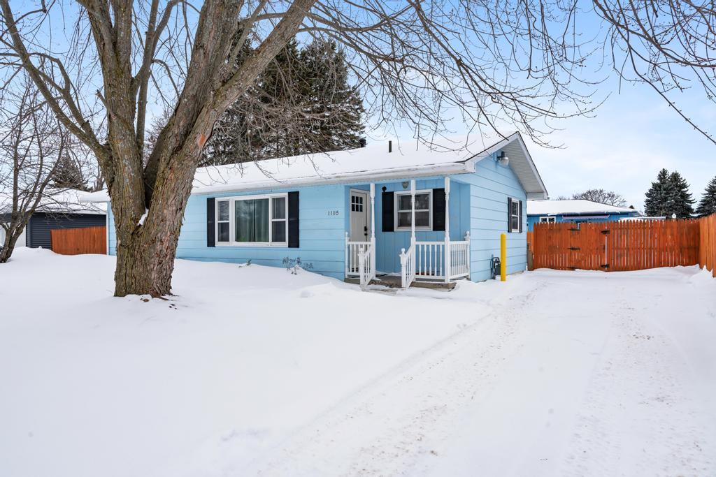 1105 Grant Street Charlevoix MI 49720