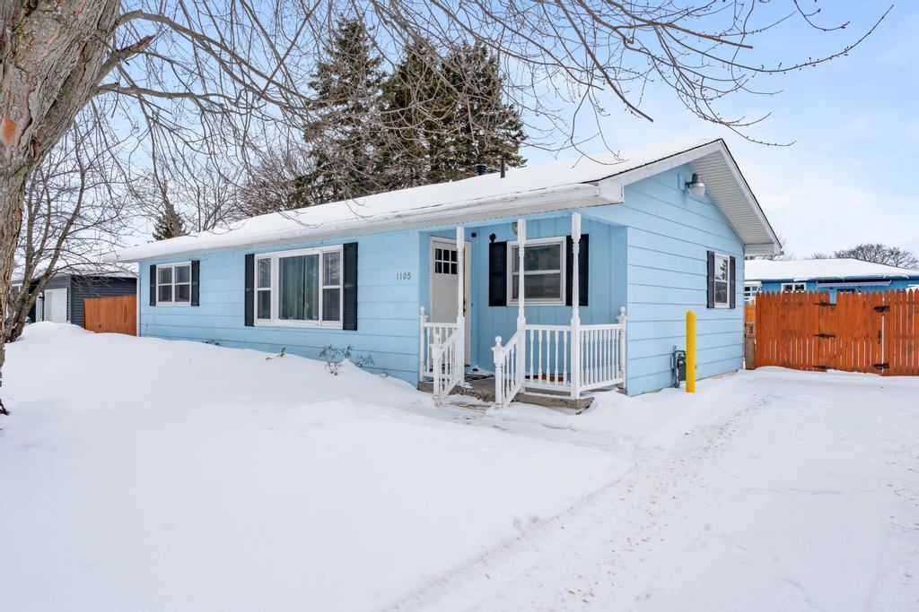 1105 Grant Street Charlevoix MI 49720