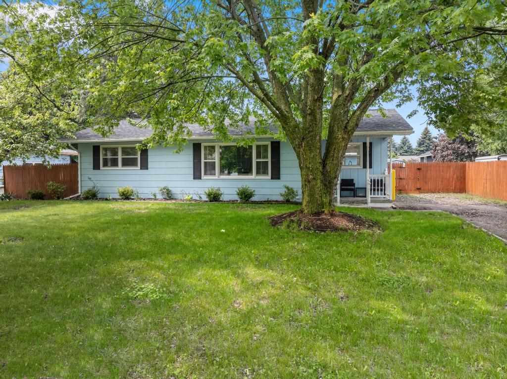 1105 Grant Street Charlevoix MI 49720