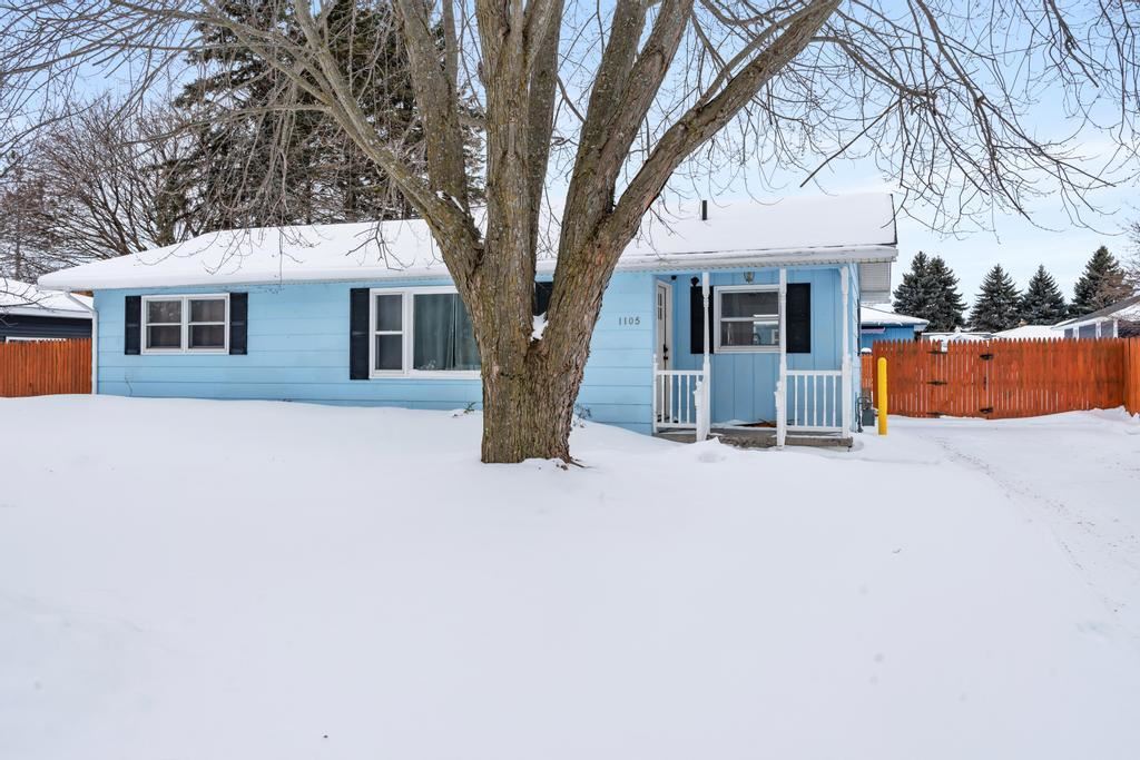 1105 Grant Street Charlevoix MI 49720