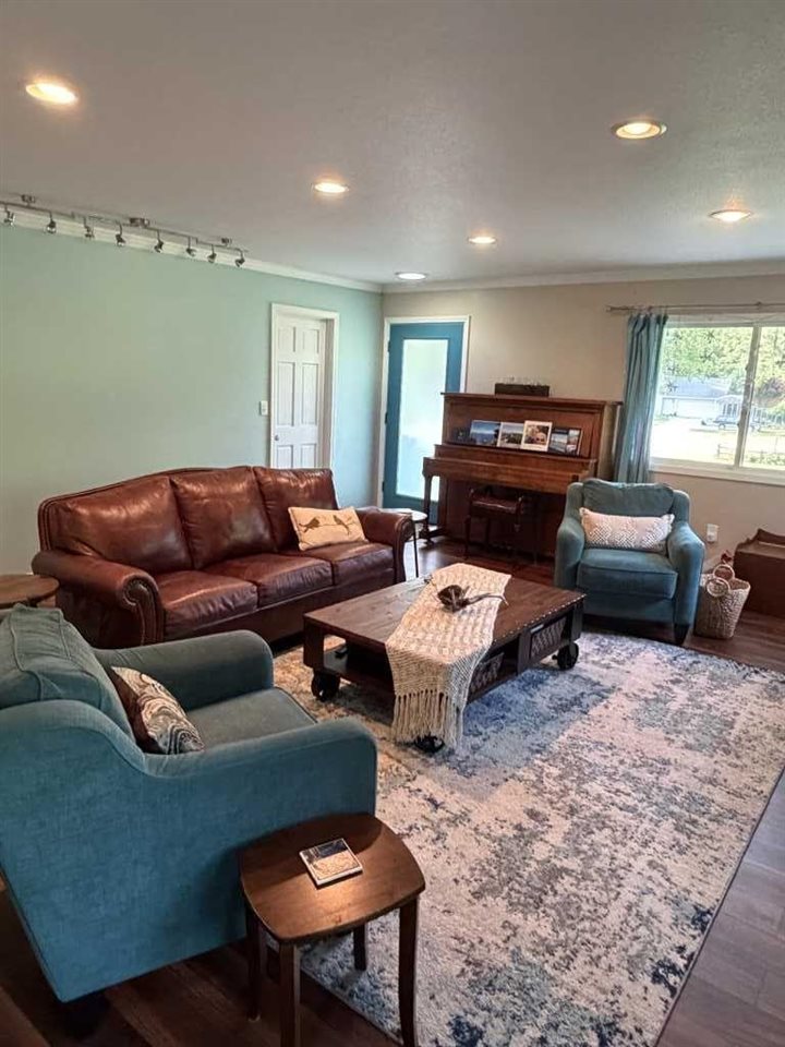 12982 Pineridge Charlevoix MI 49720