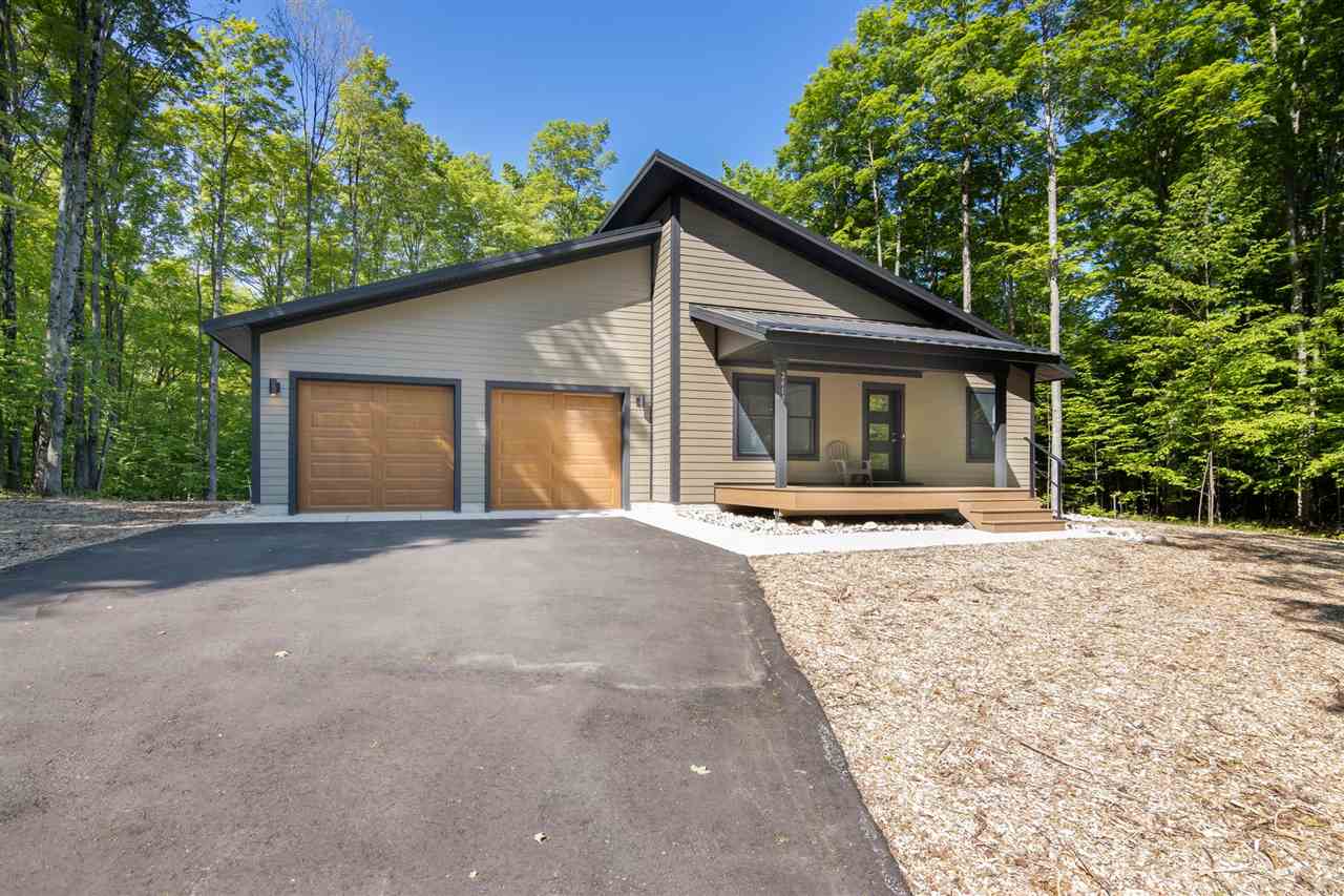 2418 Hawks Eye Drive Bellaire MI 49615