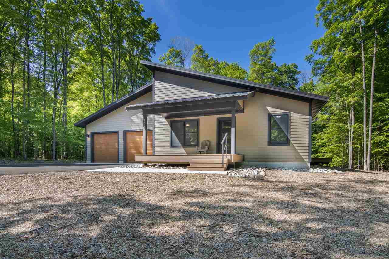 2418 Hawks Eye Drive Bellaire MI 49615