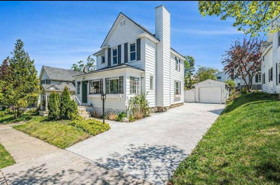 617 Harvey Street Petoskey MI 49770-0000