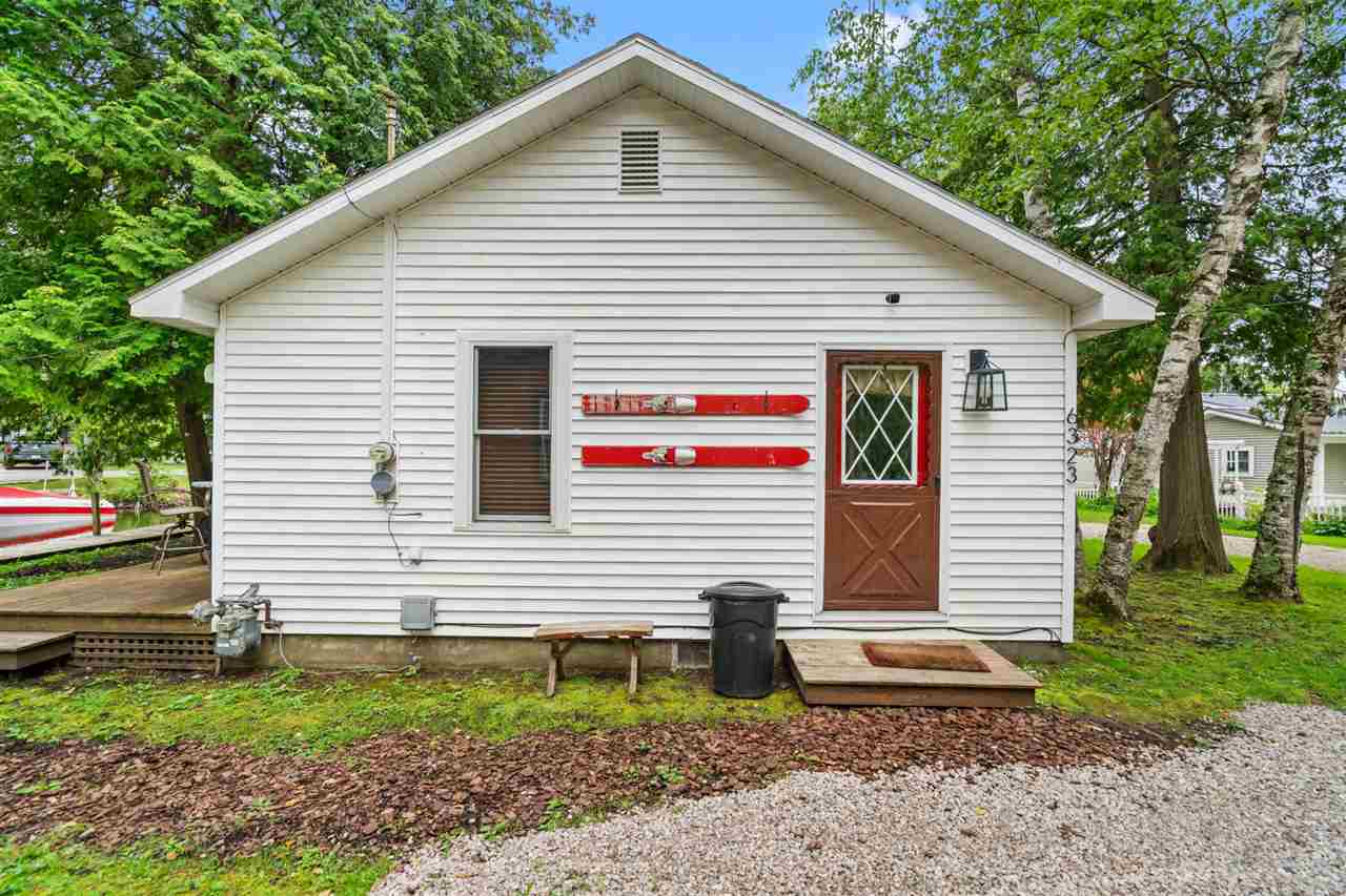 6323 Arthur Street Indian River MI 49749