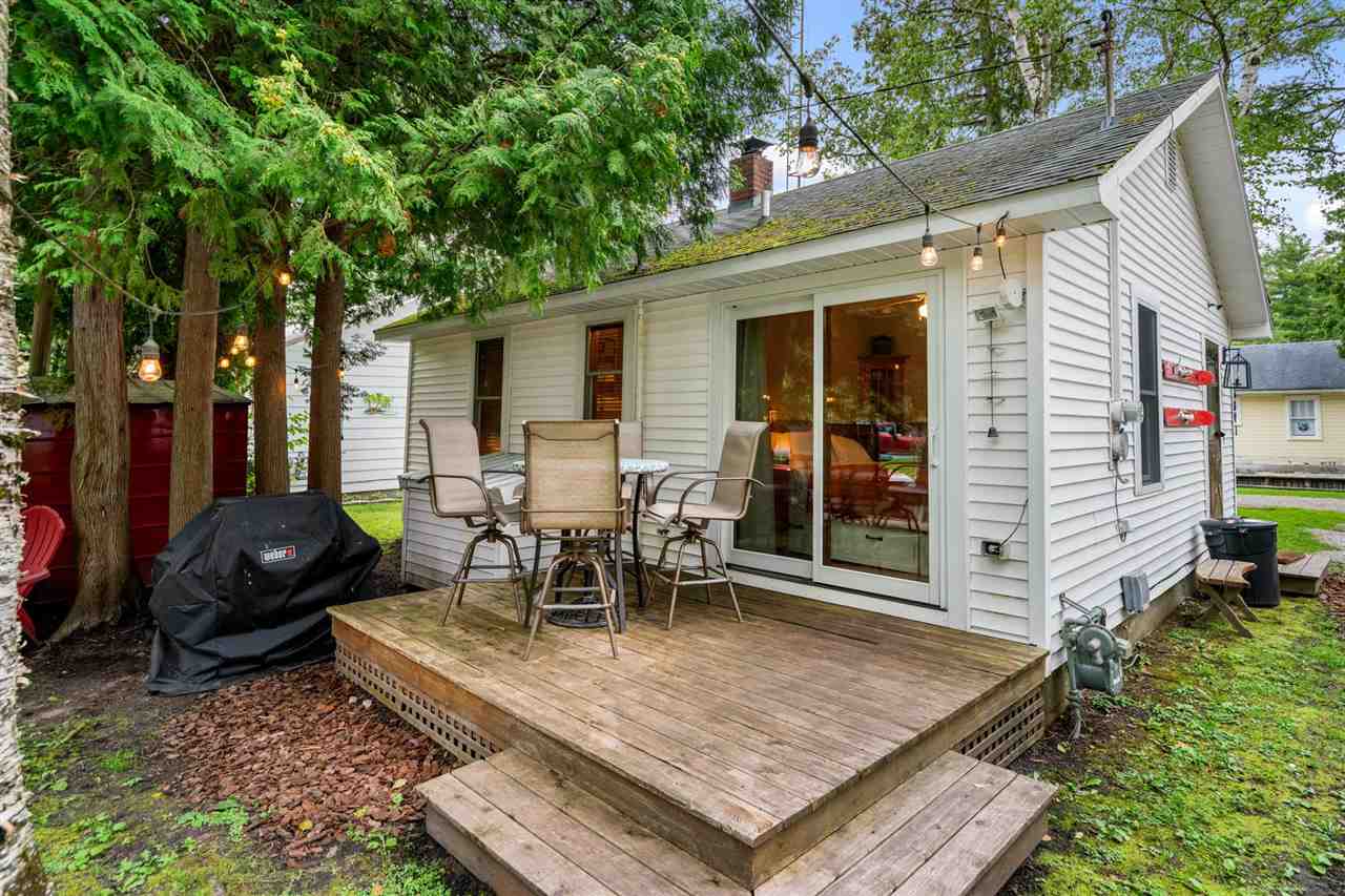 6323 Arthur Street Indian River MI 49749