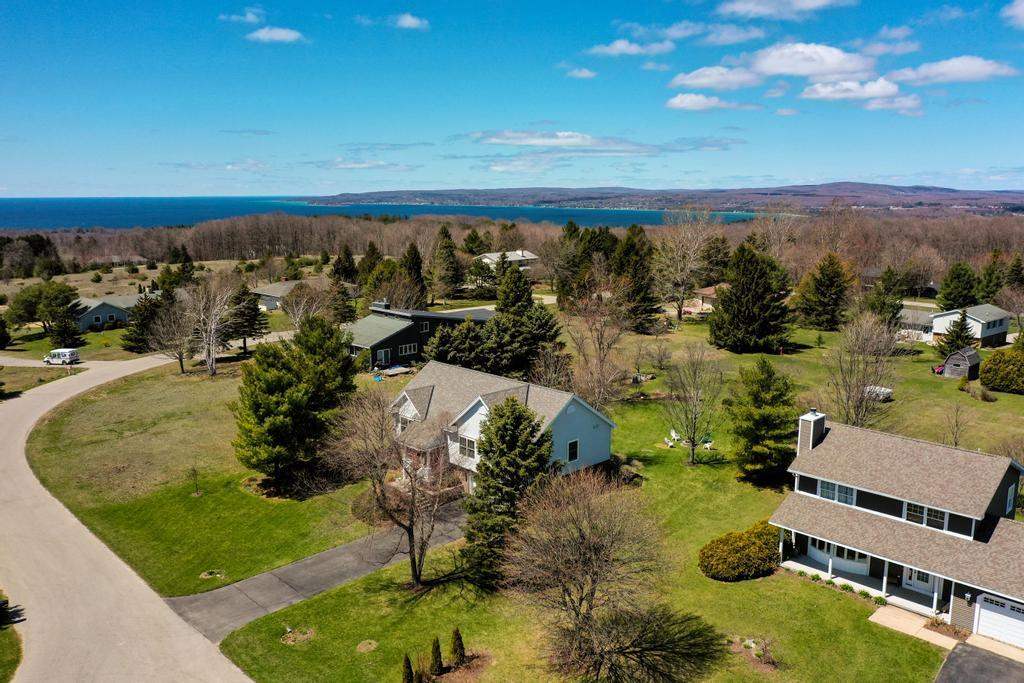 749 Bren Del Drive Petoskey MI 49770