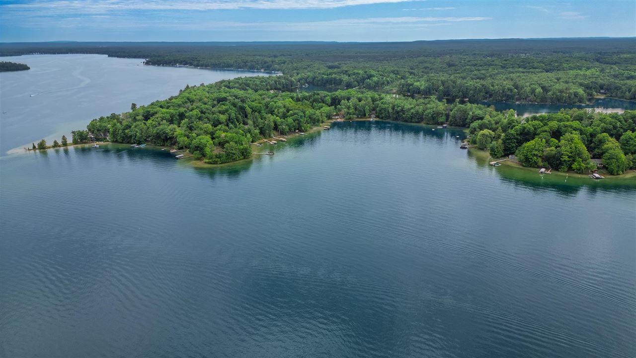 1508 Cascade Trail Traverse City MI 49685