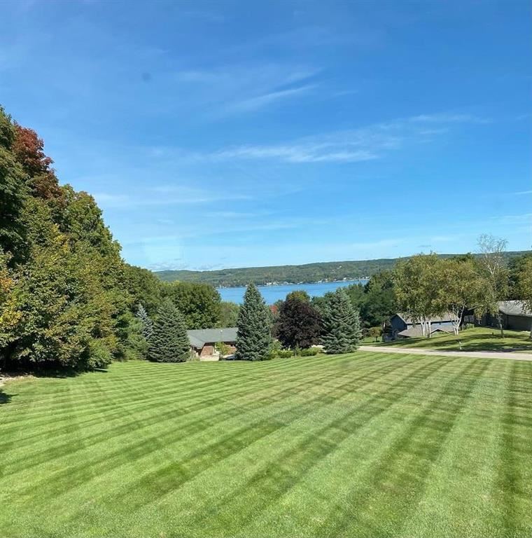 1092 Lac Vue Drive Boyne City MI 49712