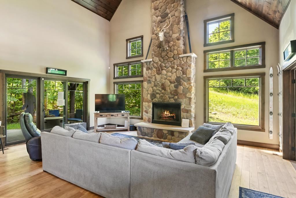 1531 Andover Club Harbor Springs MI 49740