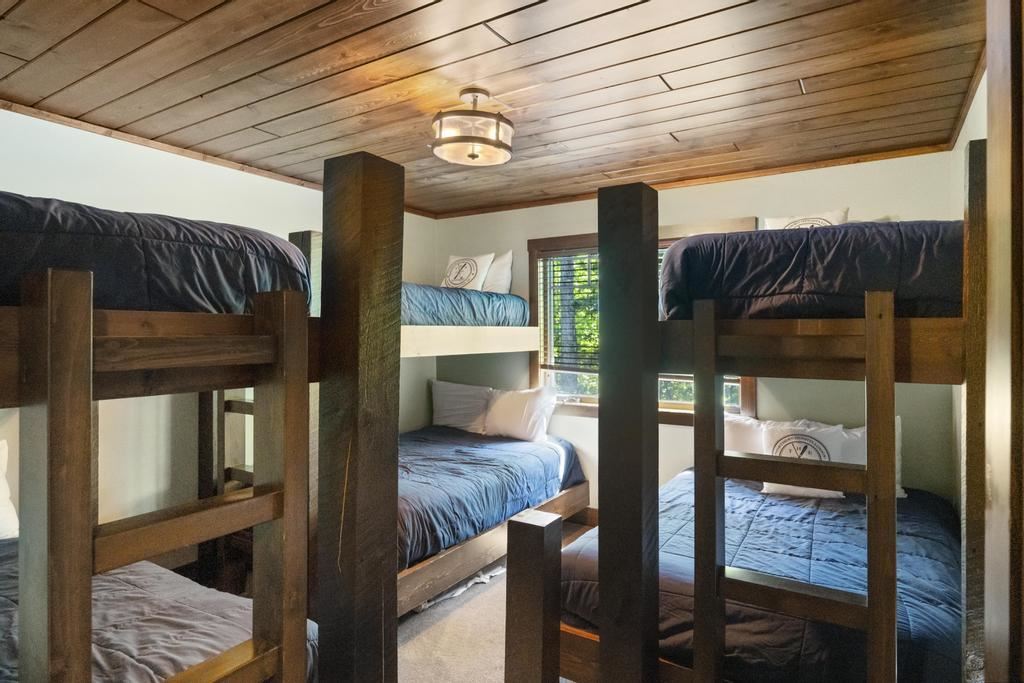 1531 Andover Club Harbor Springs MI 49740