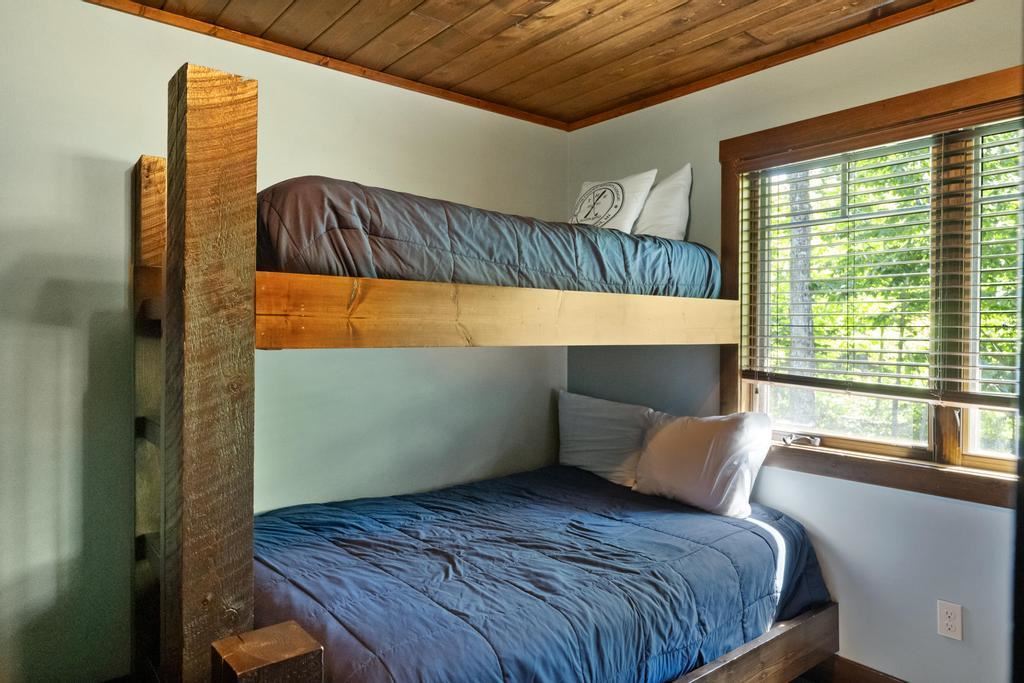 1531 Andover Club Harbor Springs MI 49740