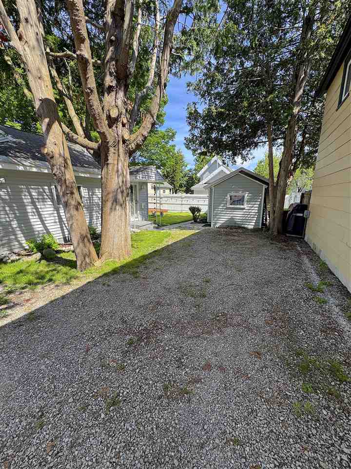 319 1/2 Madison Petoskey MI 49770-9999