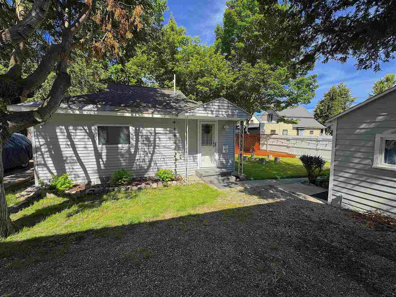 319 1/2 Madison Petoskey MI 49770-9999
