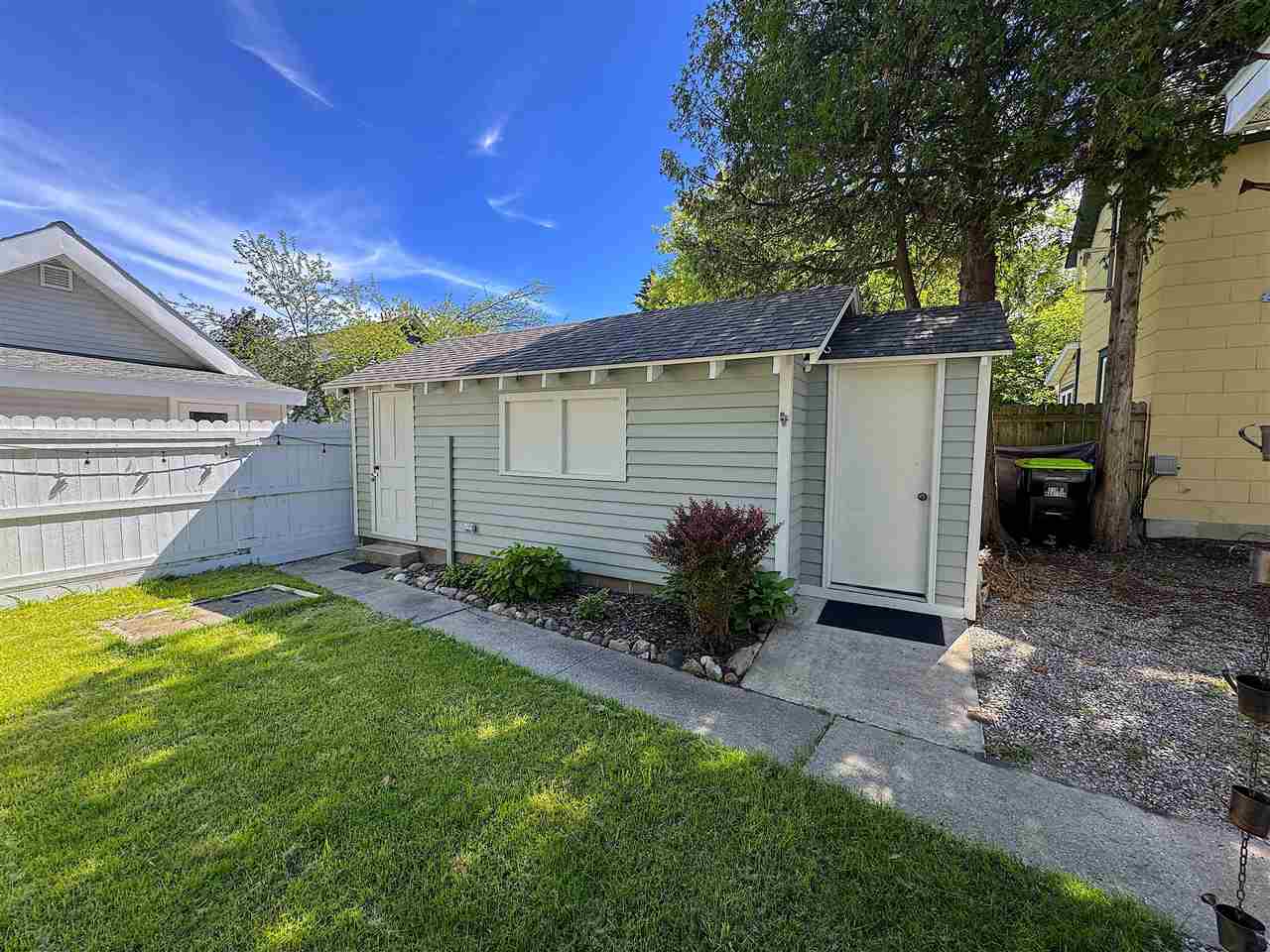 319 1/2 Madison Petoskey MI 49770-9999