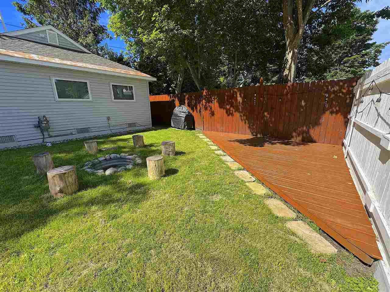 319 1/2 Madison Petoskey MI 49770-9999