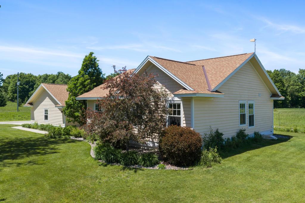 1746 Beckon Road Pellston MI 49769