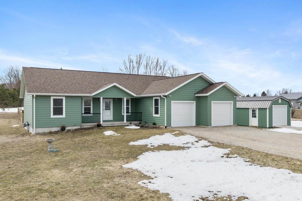 14208 W Garfield Avenue Charlevoix MI 49720