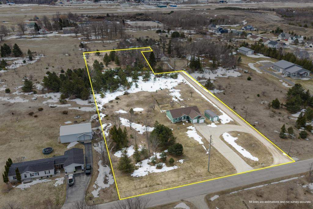 14208 W Garfield Avenue Charlevoix MI 49720