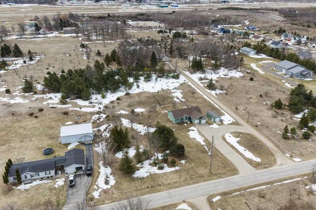 14208 W Garfield Avenue Charlevoix MI 49720