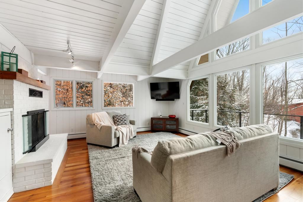 73 Harbor Lane Petoskey MI 49770