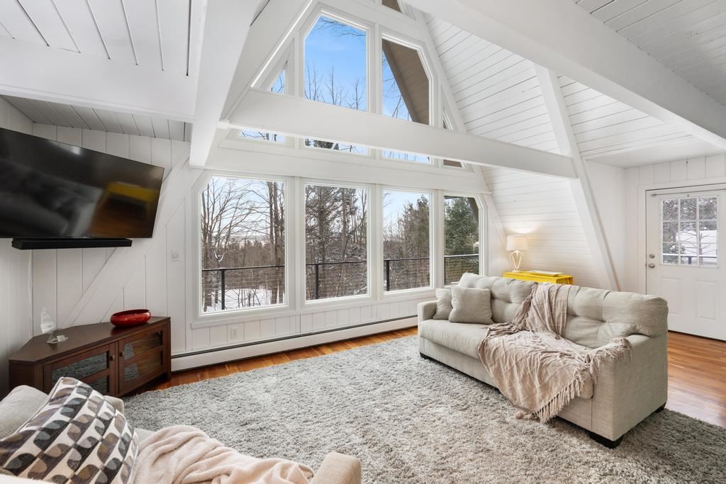 73 Harbor Lane Petoskey MI 49770