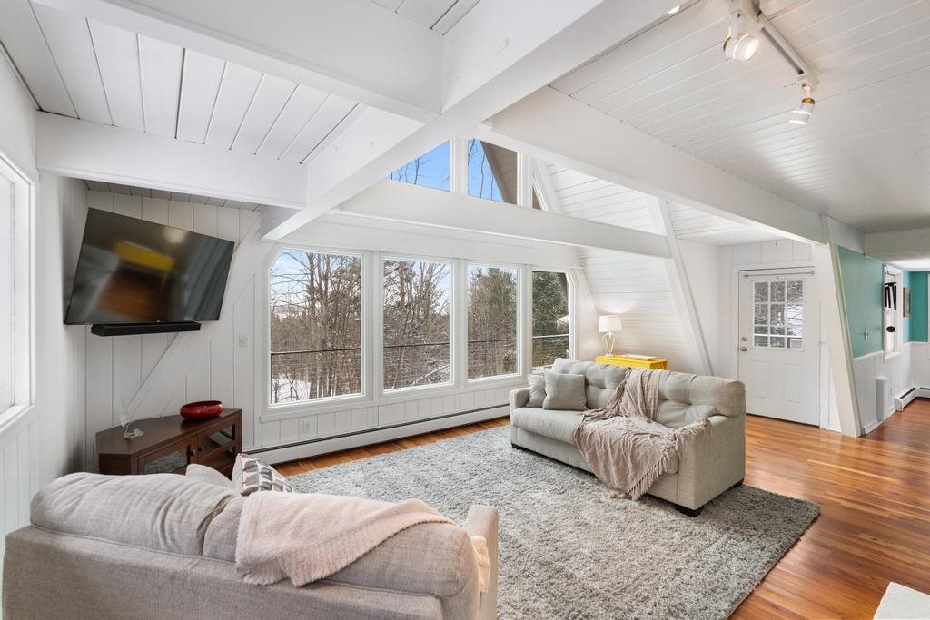 73 Harbor Lane Petoskey MI 49770