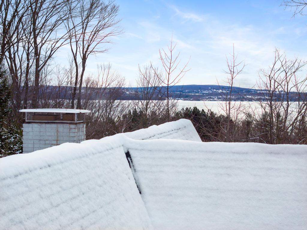 73 Harbor Lane Petoskey MI 49770
