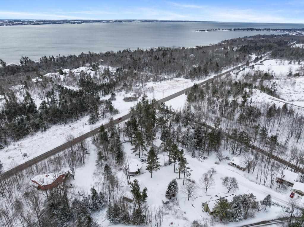 73 Harbor Lane Petoskey MI 49770