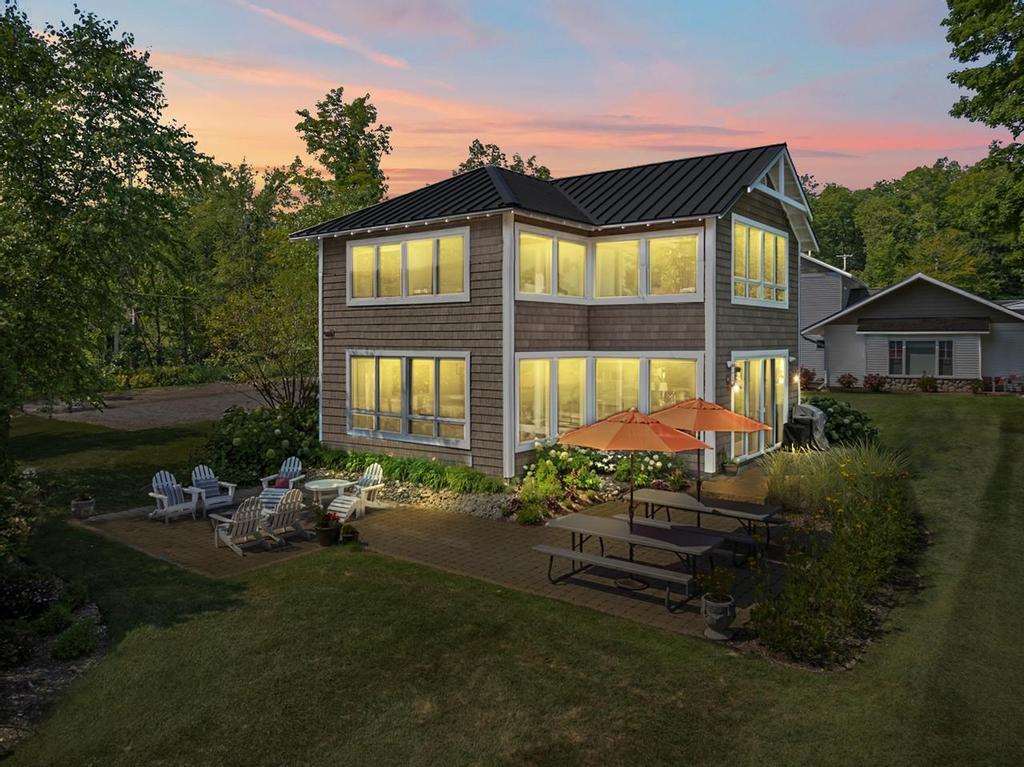 9447 Las Olas Drive Charlevoix MI 49720