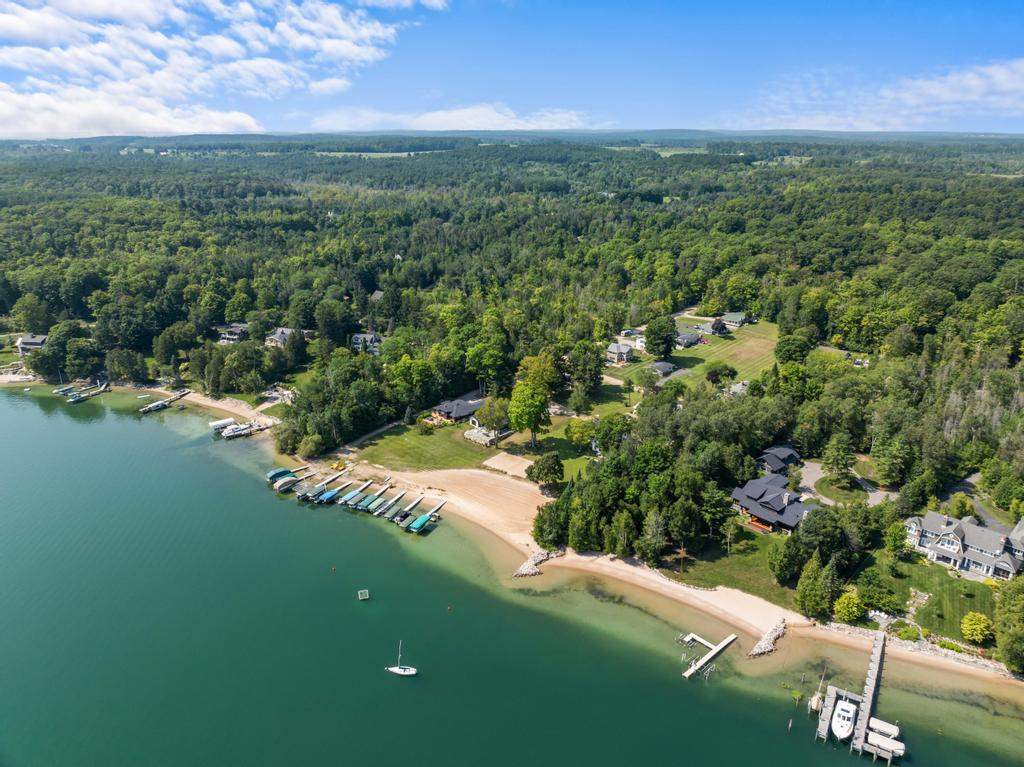 9447 Las Olas Drive Charlevoix MI 49720
