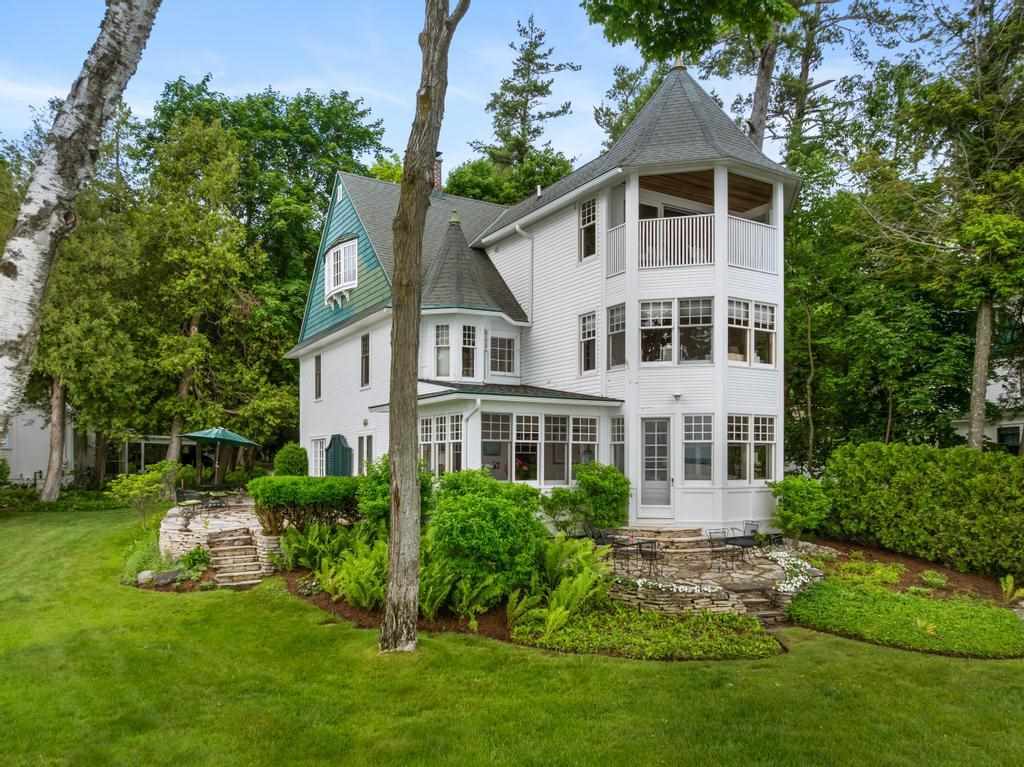 1621 Fern Harbor Springs MI 49740