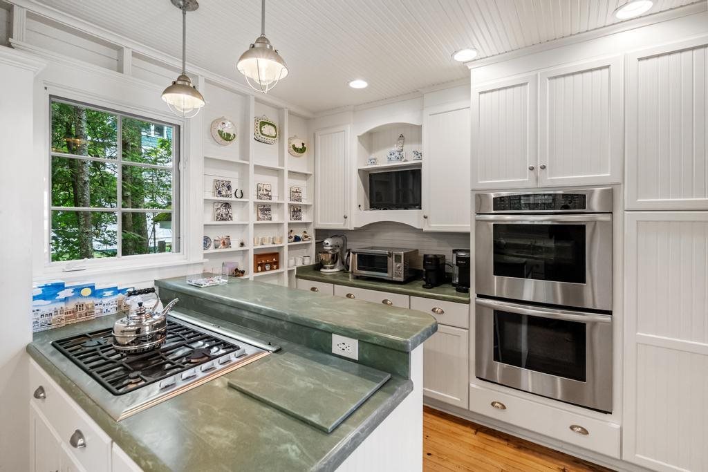 1621 Fern Harbor Springs MI 49740