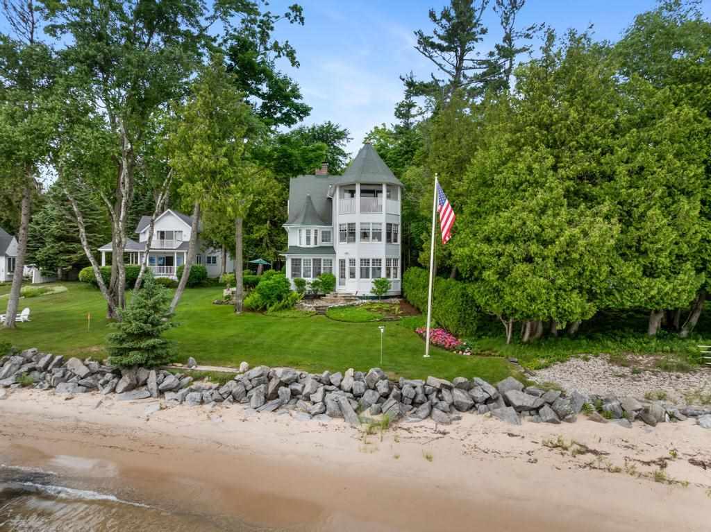 1621 Fern Harbor Springs MI 49740