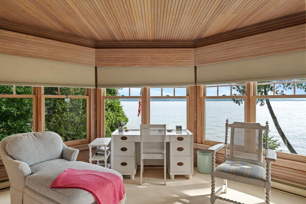 1621 Fern Harbor Springs MI 49740