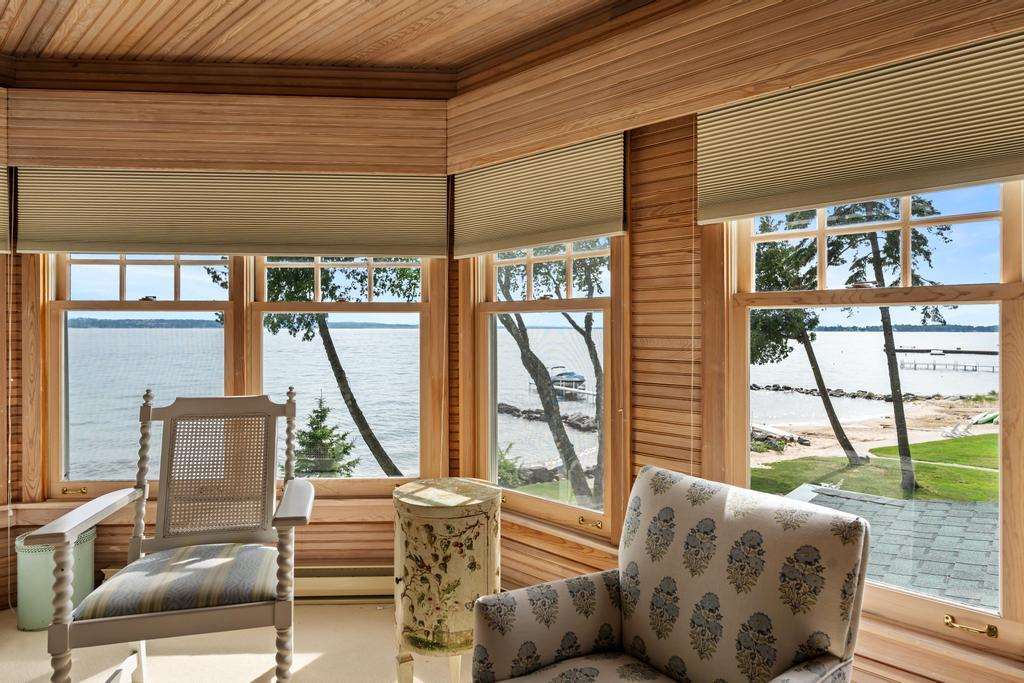 1621 Fern Harbor Springs MI 49740