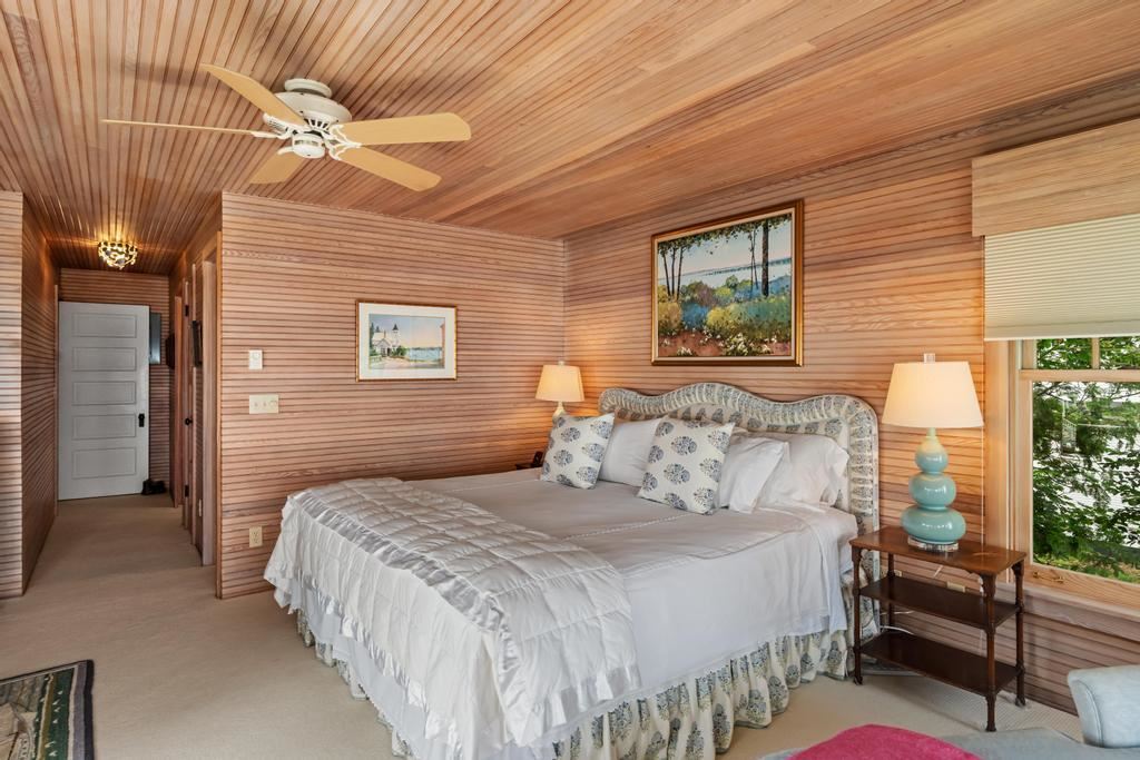 1621 Fern Harbor Springs MI 49740